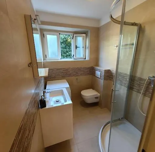 New 1 Bedroom Near Center And Apartman Split