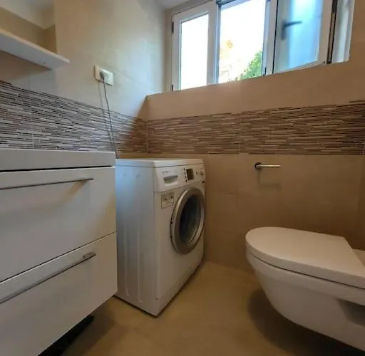 New 1 Bedroom Near Center And